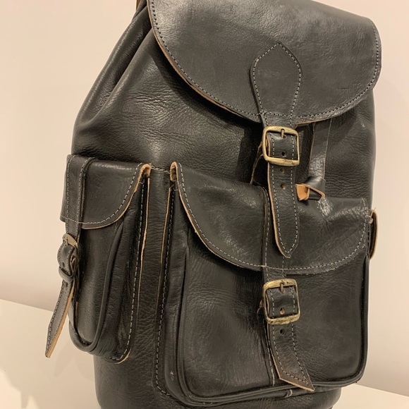 Leather backpack - Picture 1 of 4